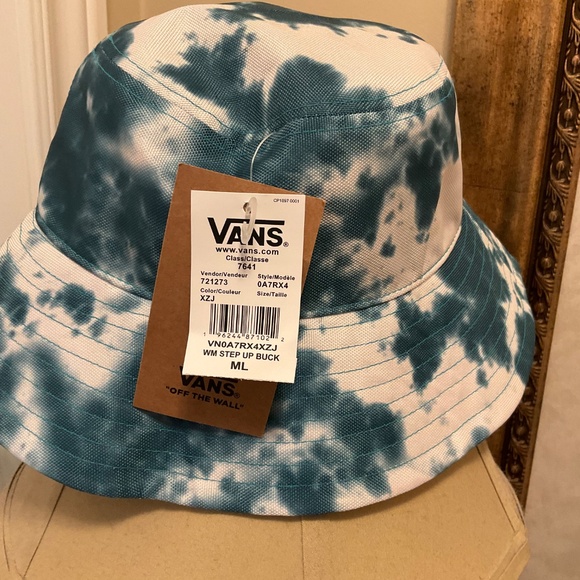 Vans hat for girls, green and white color, size ML. - Picture 2 of 4